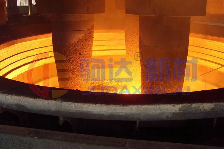 工業硅礦熱爐內襯耐火材料的砌筑